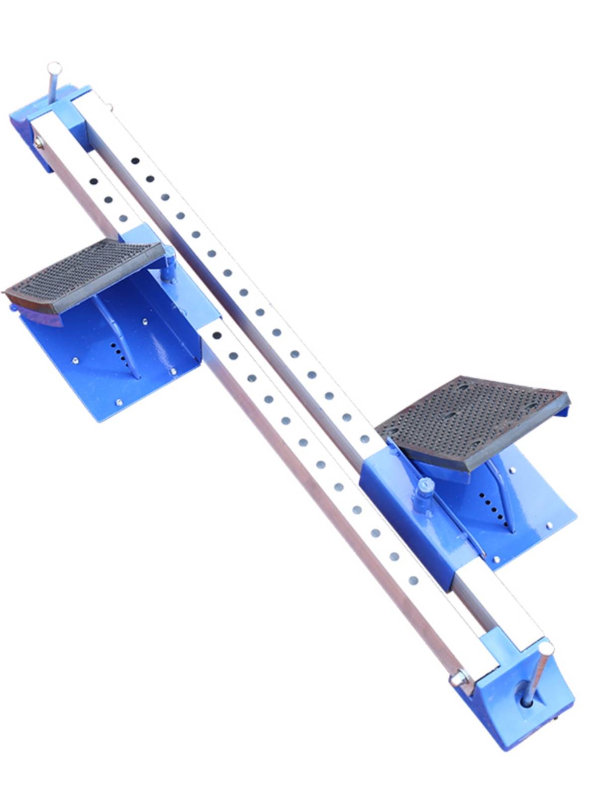 Aluminium alloy troupe pedals, plastic short-run track assisters, multi-purpose training in track and field trades