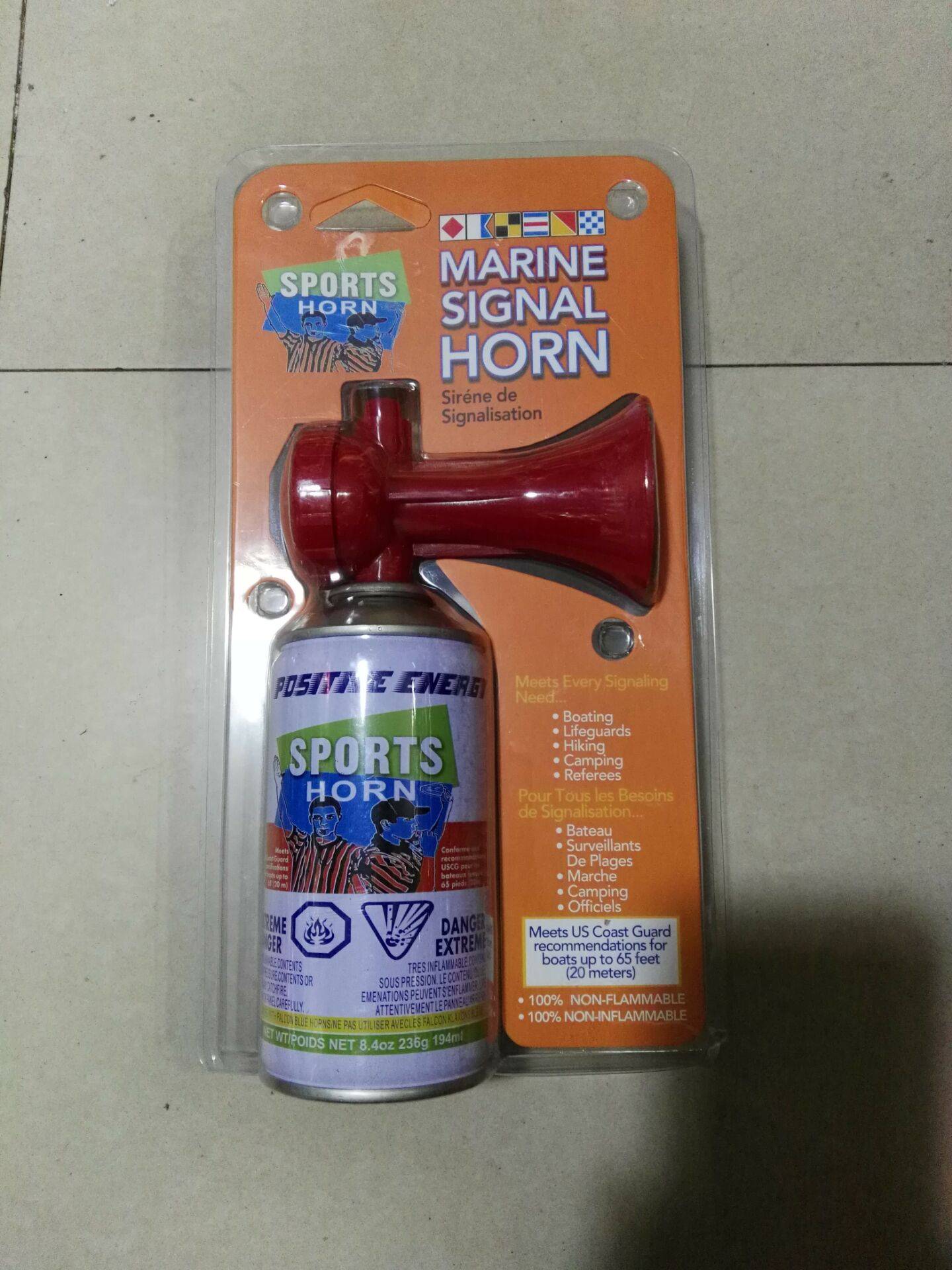 Jin-hwan gave the horn champion the air horns and the track and field sports event began to run