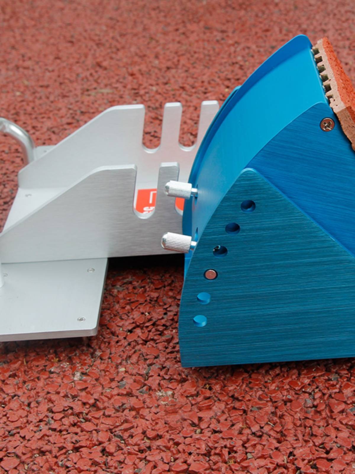 Aluminium alloy starter plastic track track sports training for runners