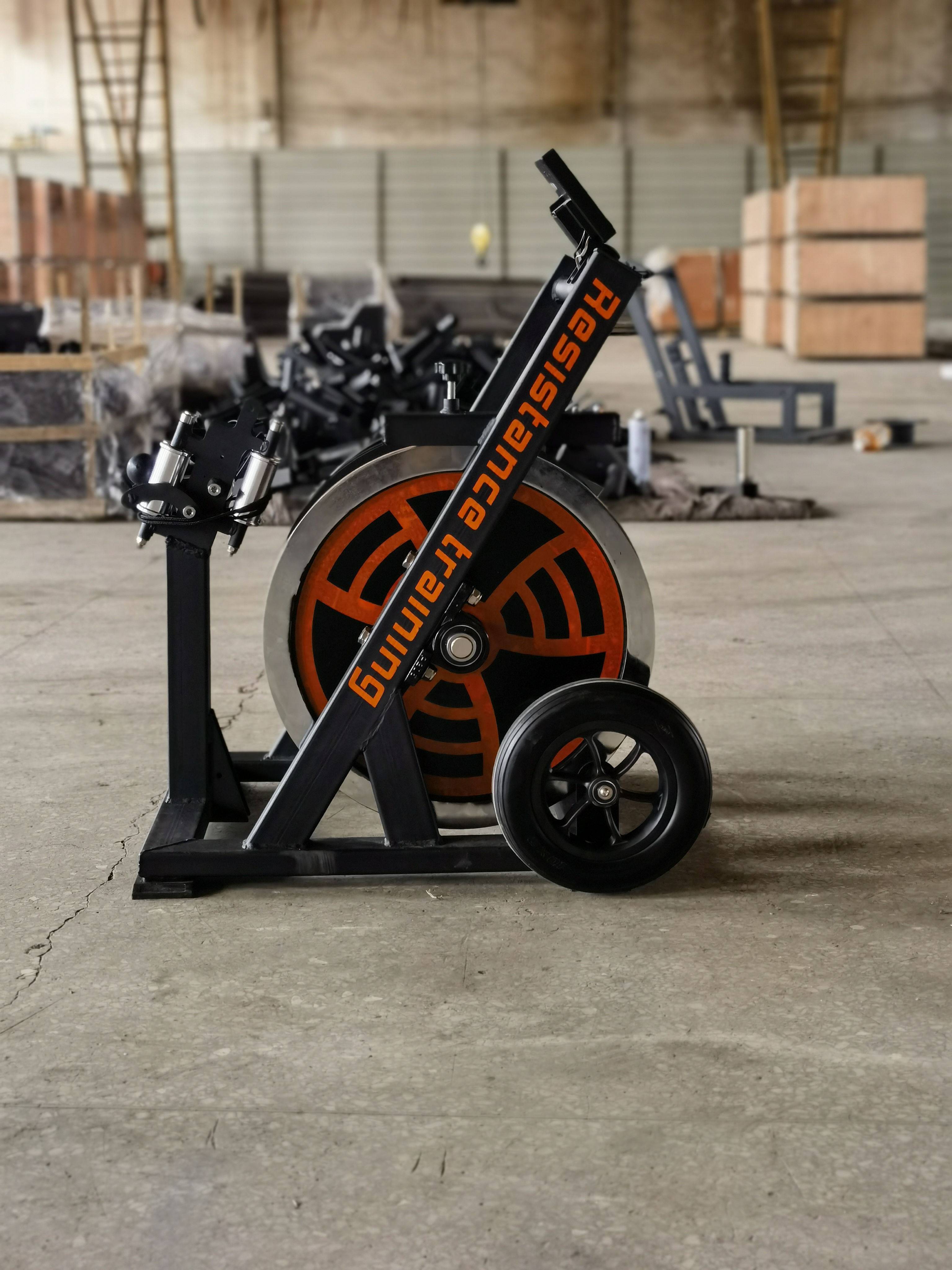 The track and field running equipment regulates the resistance 1080 towed trainer's body-force-retarded leg-retarding cord