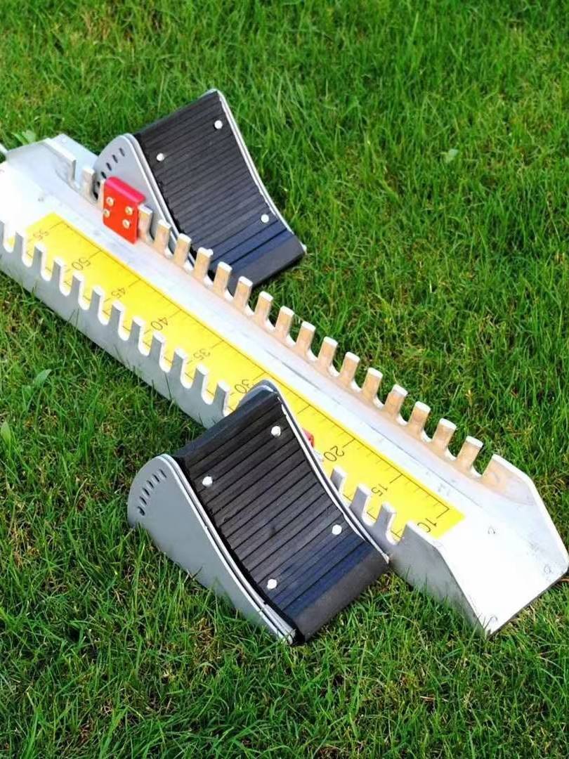The factory's direct-selling track and track helper competition regulates the plastic track starter