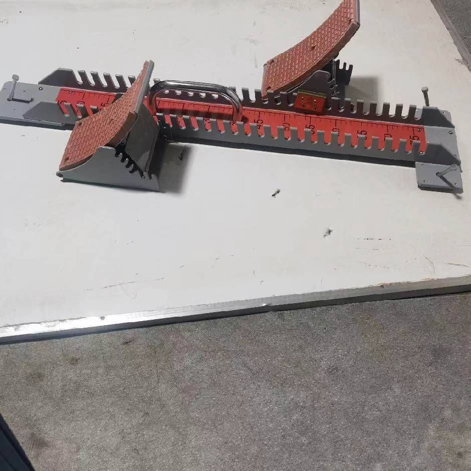 I59-83 CENTIMETER RACE STARTER, ALL HANDS
