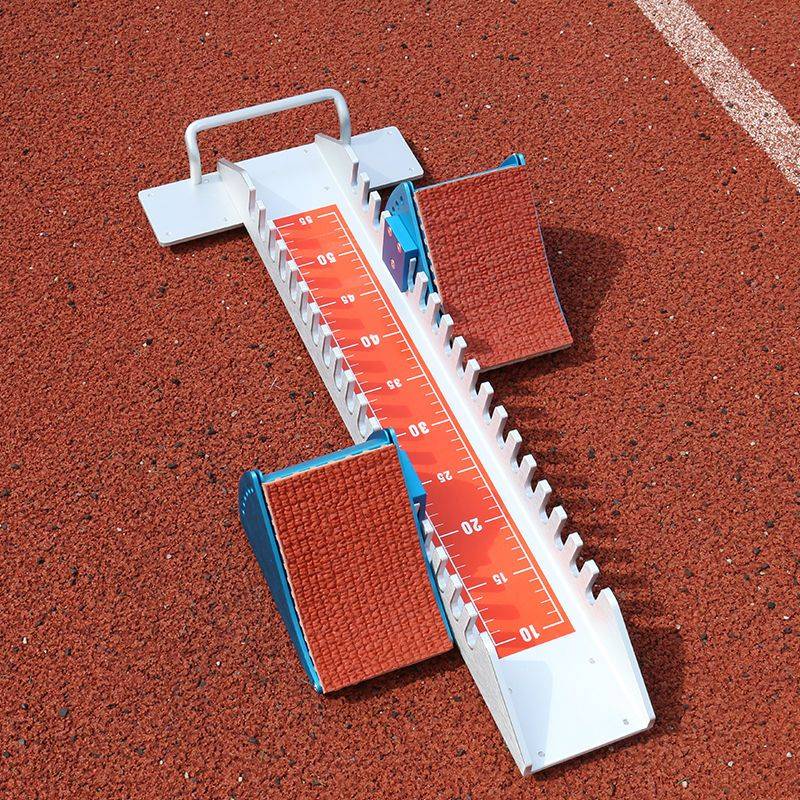 Aluminium alloy troupe pedals, plastic short-run track assisters, multi-purpose training in track and field trades