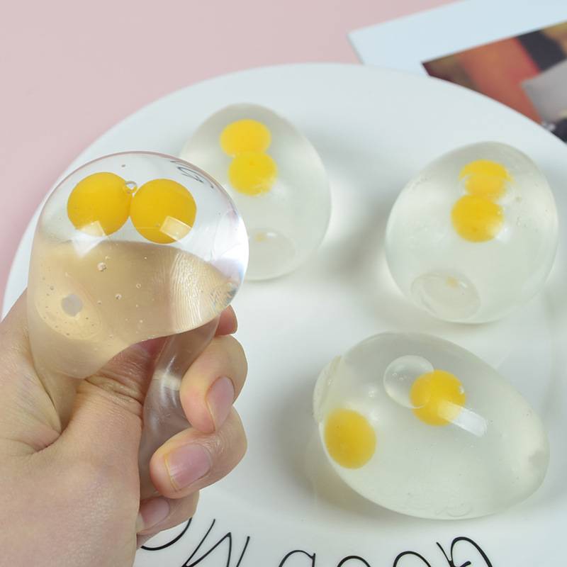 Double yolk squeezing (2)