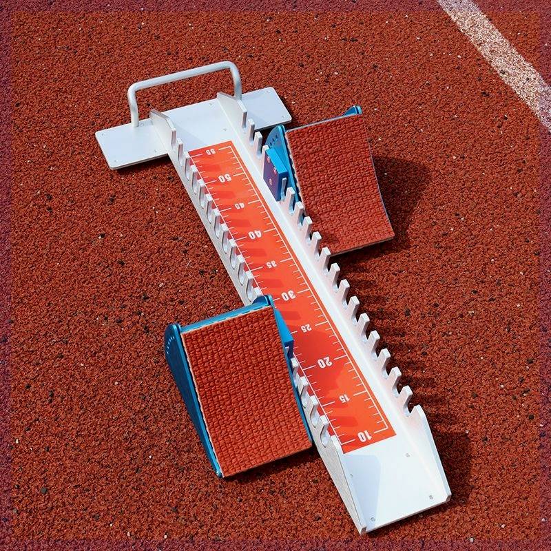 Aluminium alloy troupe pedals, plastic short-run track assisters, multi-purpose training in track and field trades