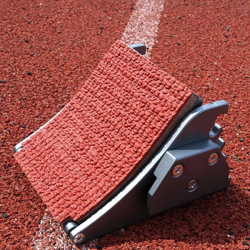 Aluminium alloy troupe pedals, plastic short-run track assisters, multi-purpose training in track and field trades