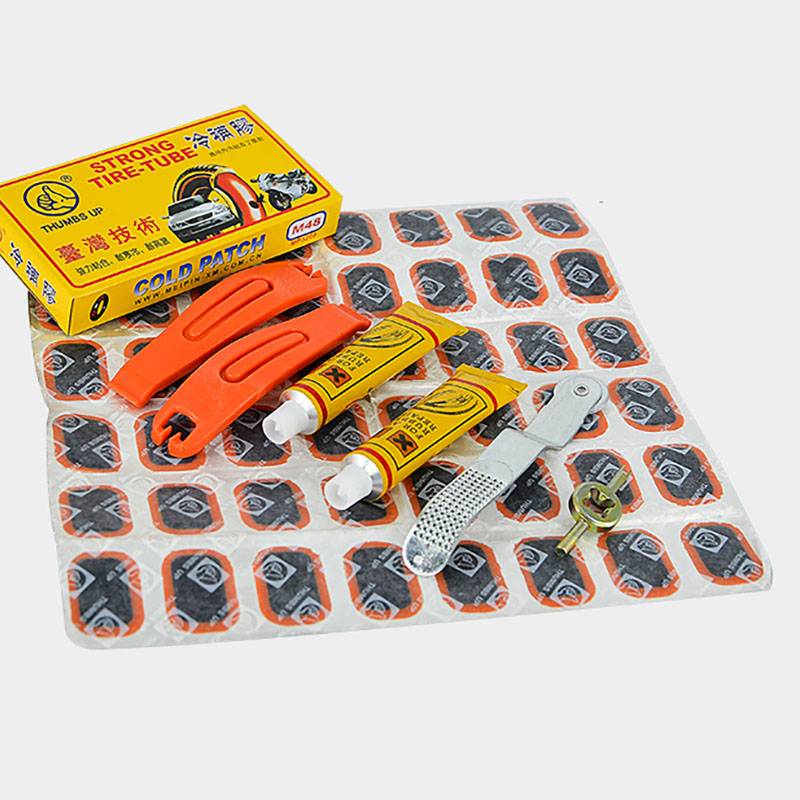 48 diamonds + orange tire rod + two glues + machete + silk