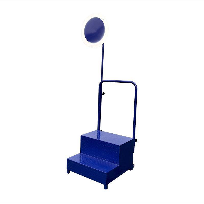 The track and track competition gave the equipment to the station to issue the flag elastic decision and the running training tool