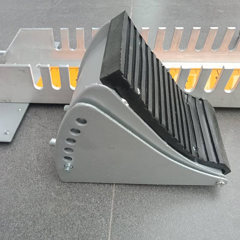 Accelerator pedal fittings Aluminium alloy starter foot plastering pads and track and track support pairs