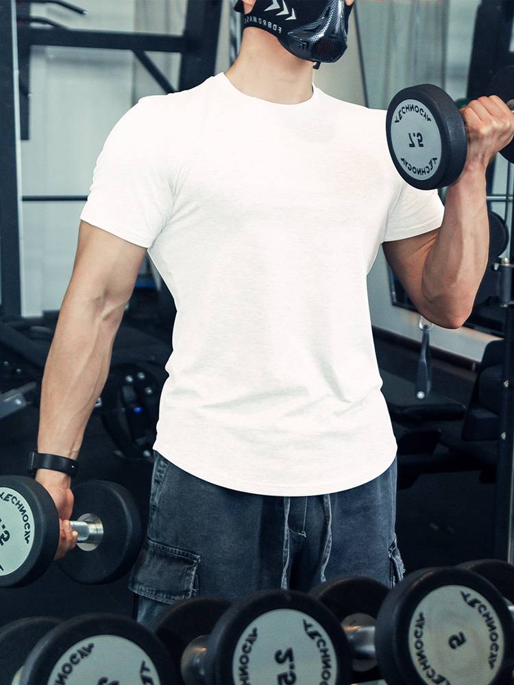 gym short sleeves and t-shirts for a man in a pure sweating suit