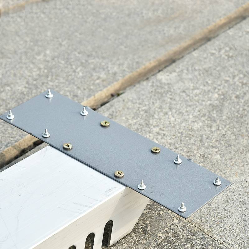 Aluminium alloy cutter for track and field training equipment