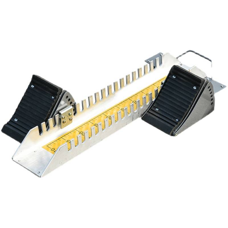 Aluminium alloy cutter for track and field training equipment