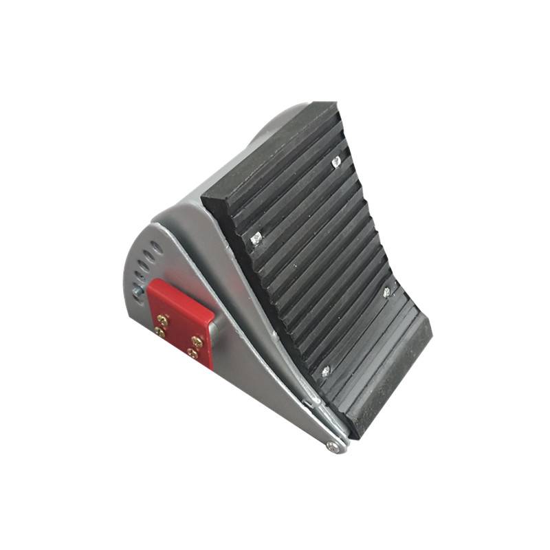 Aluminium alloy accelerator pedals, and a pair of accelerators for a pedestals