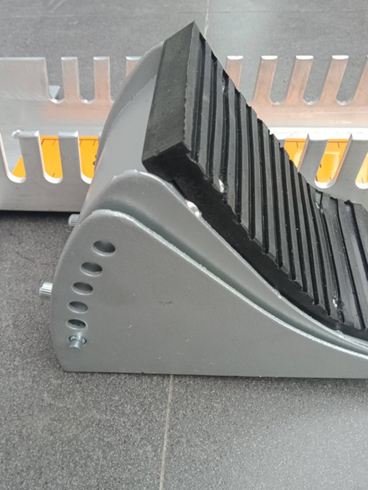 Accelerator pedal fittings Aluminium alloy starter foot plastering pads and track and track support pairs