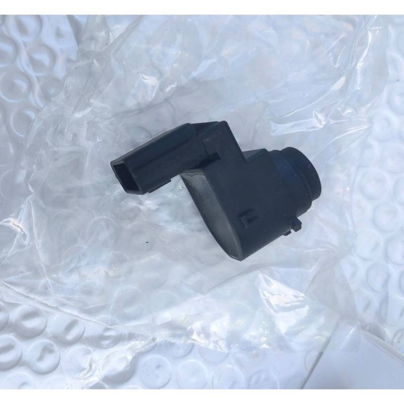 The new modern Kia-A-A-X-X-35 radar's back-to-back with the G-Run Radar head sensors