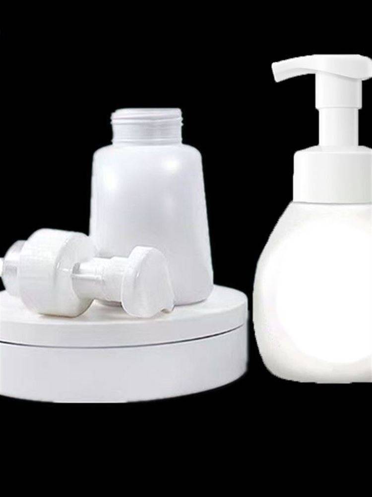 The bottle presses the head nozzle