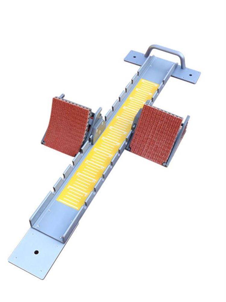 Aluminium alloy troupe pedals, plastic short-run track assisters, multi-purpose training in track and field trades