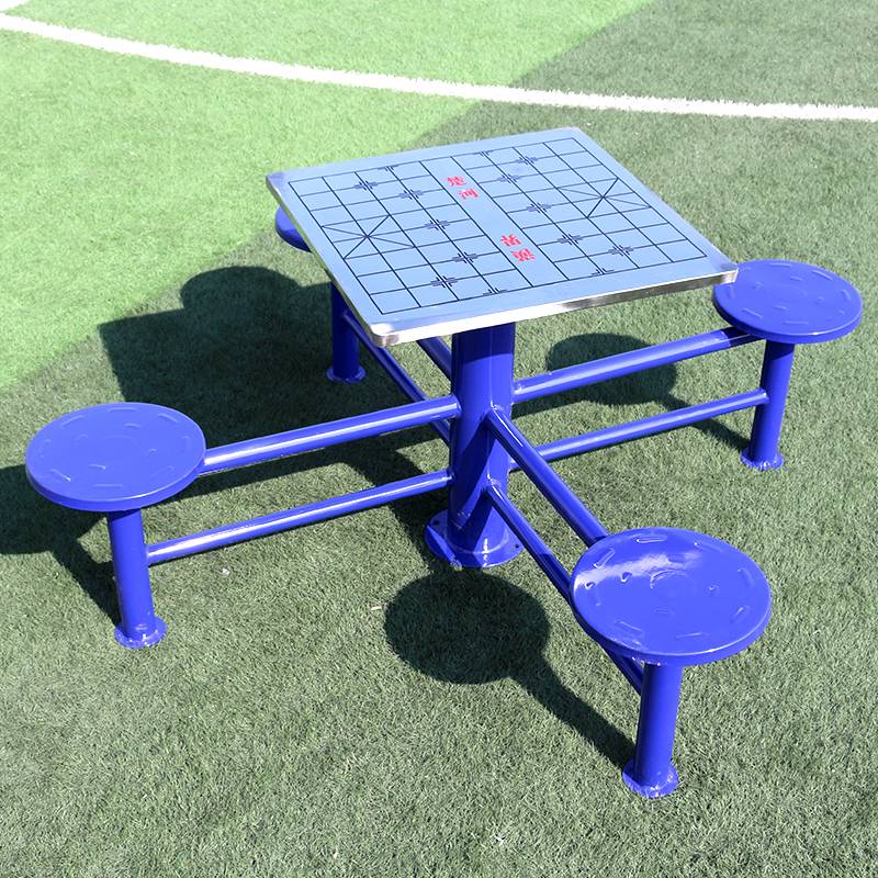 The stainless chess table
