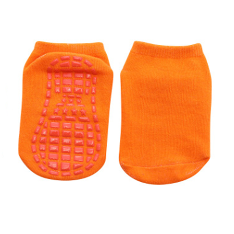 Slipped stockings for summer-spanned children's playground floors and stockings, pure tampons, and early teaching of sock-sets for sports buns
