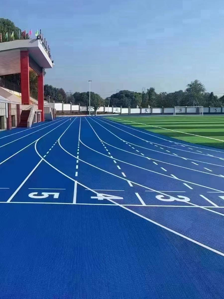 Construction of a school playground for the construction of gas-transmolated composite fully-formed prefabricated new national plastic runway materials