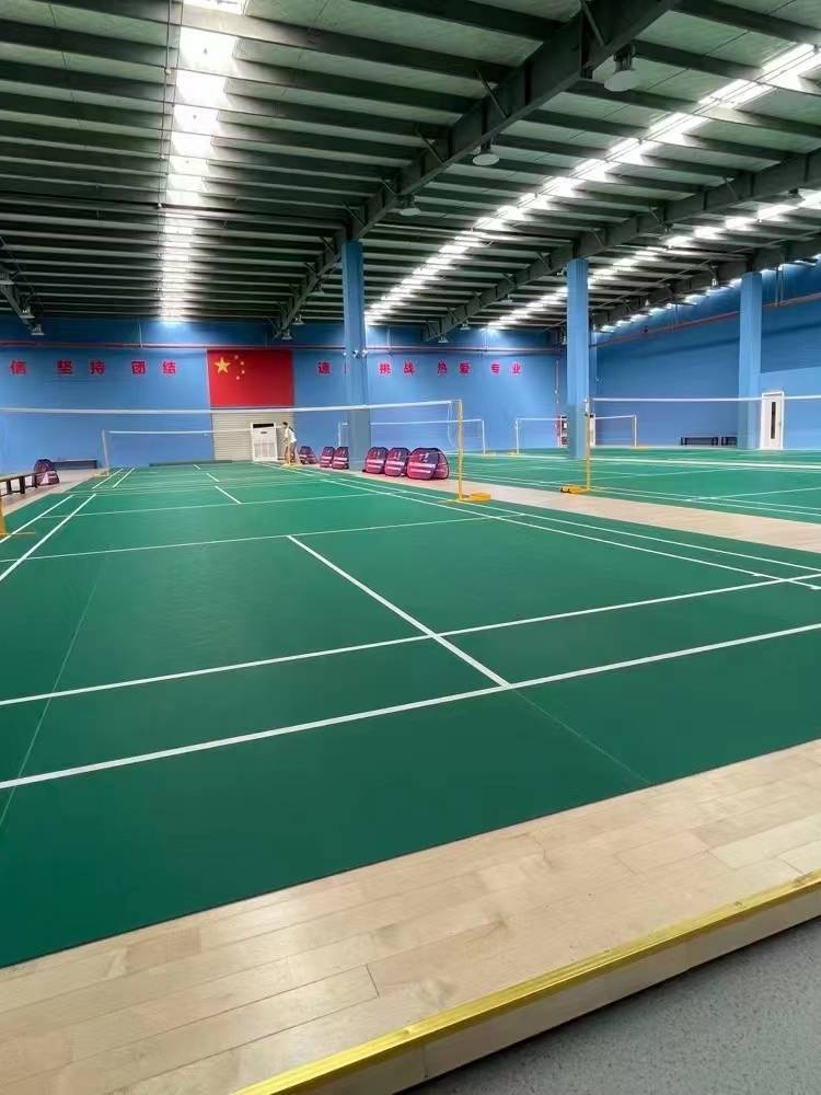 Indoor gymnasium special wooden floor basketball court solid wood sports floor gym gym badminton stadium sound insulation and wear -resistant