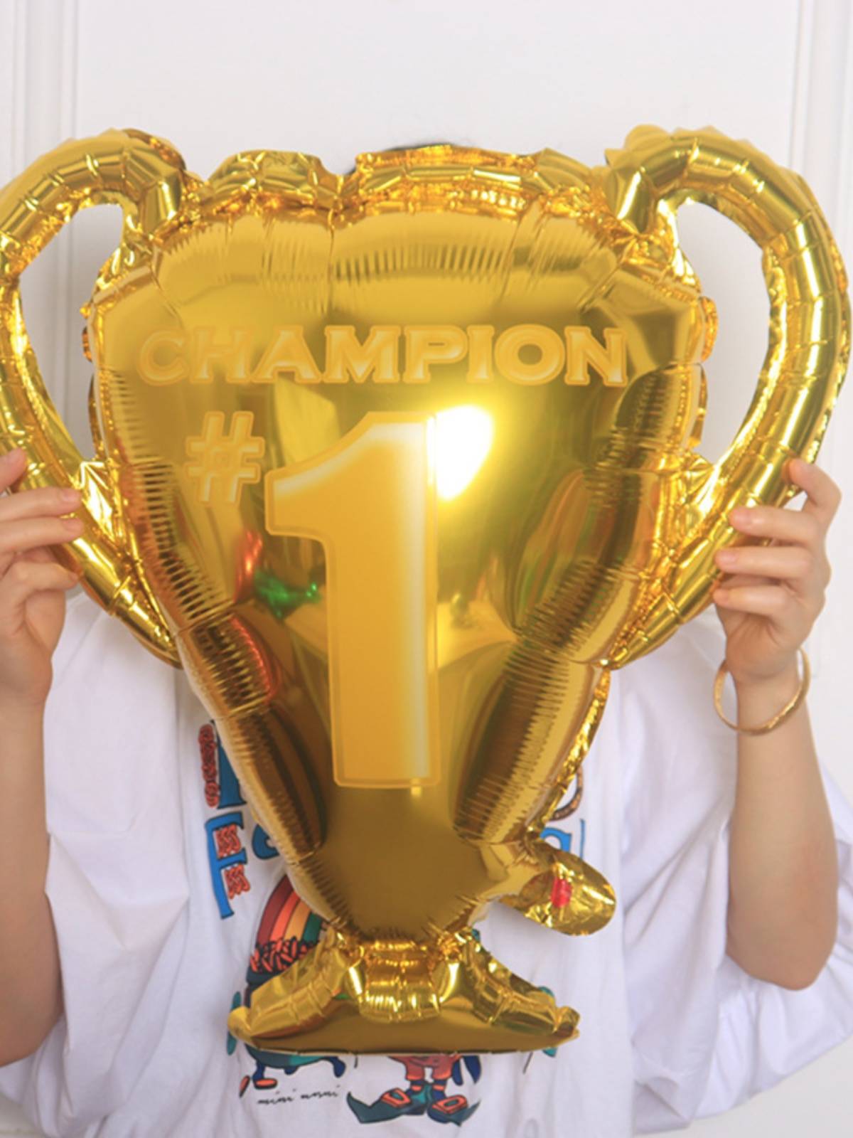 Aluminum balloons for the Golden trophy