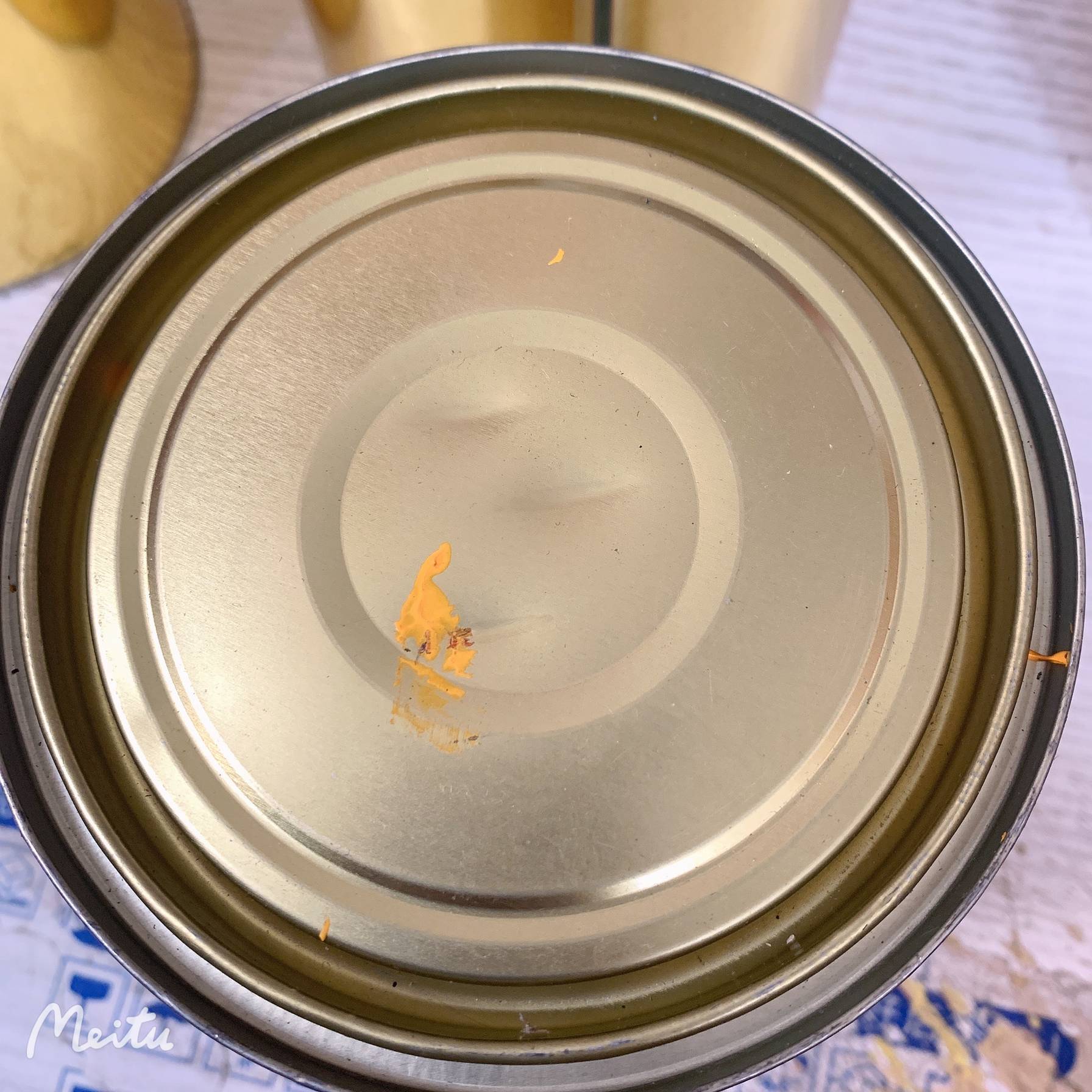 A bottle of indoor ink yellow