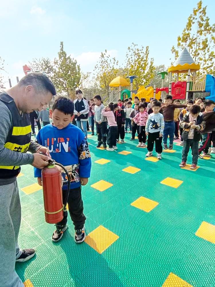 Kindergarten suspended assembly floor outdoor sports field school plastic playground stitching runway floor mat