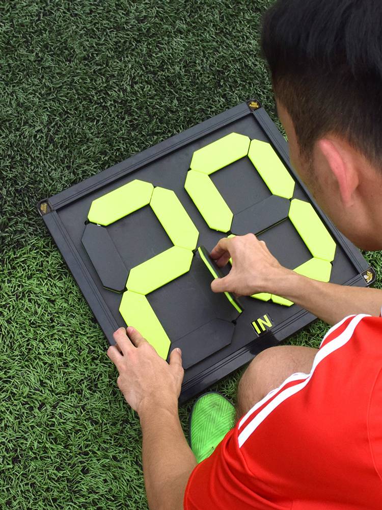 Austrian football replacement card double -sided script charter two -digit four -digit score training competition referee equipment