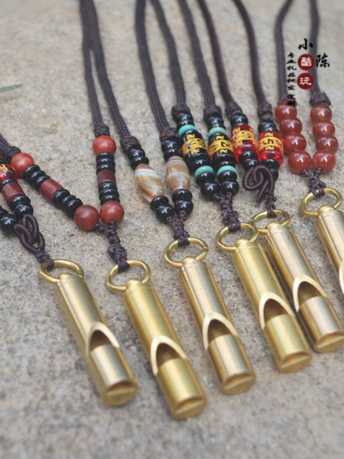 Creative pure copper whistle Children's outdoor demand high -frequency explosive whistle pendant necklace referee whistle can customize logo