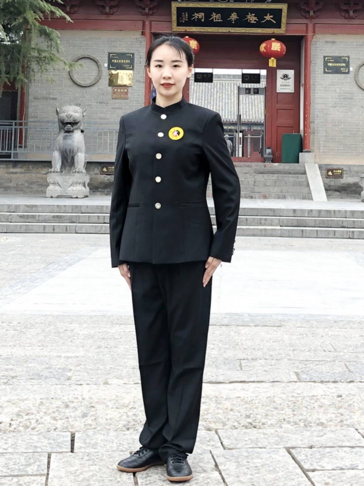 The referee of the spot martial arts association to take the martial arts routine referee service martial arts association buckle stand -up collar long -sleeved set men's and women's models