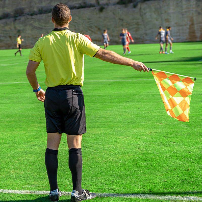 The flag-designer's flag-designer's field issued a command flag-marking device for the football tournament