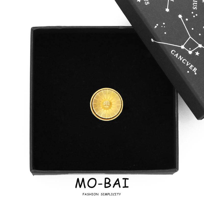 Reversing the referee brooch+gift box