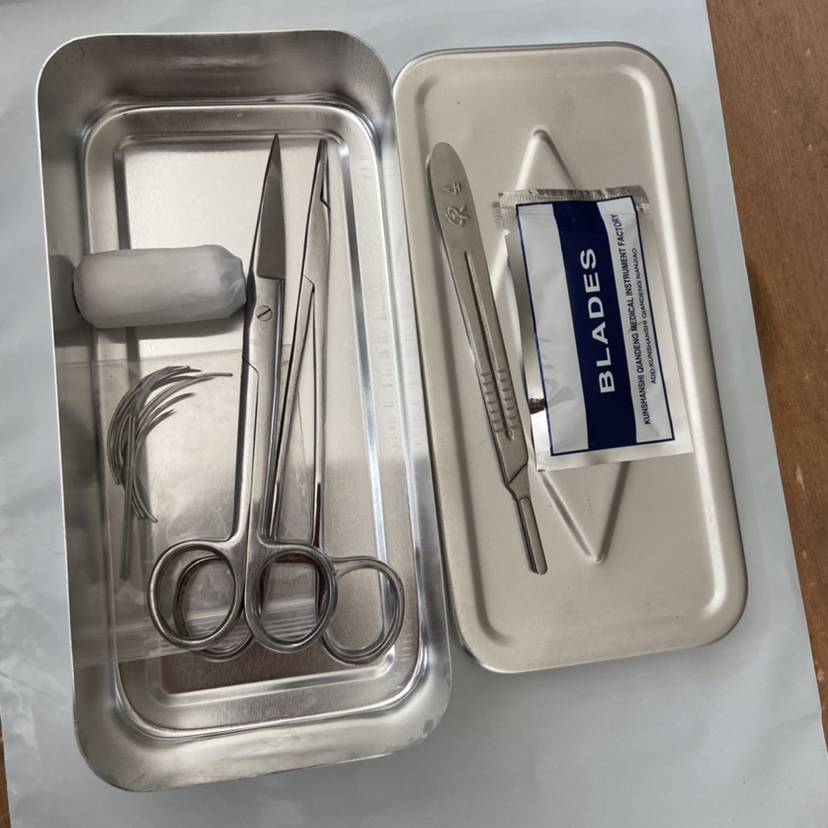 7 -piece set (needle+line+surgical scissors+needle pliers+castration knife+aluminum box)