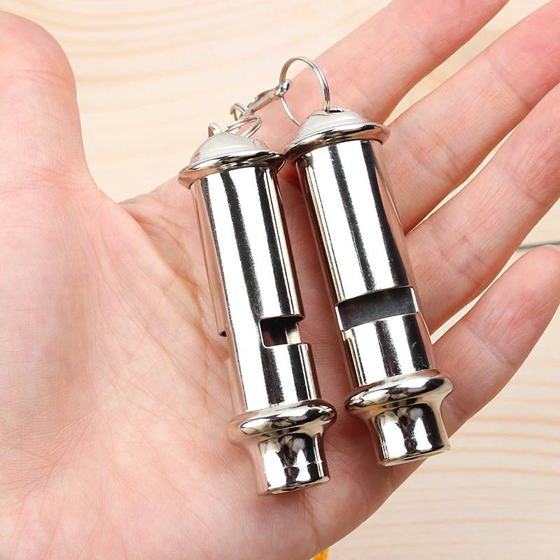 Triumph's metal whistle stainless steel whistles, sports supplies, hanging ropes, cash boxes