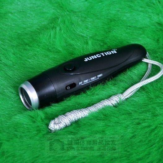 Ordinary three -tone black electronic mouth whistle [Send 8 batteries]