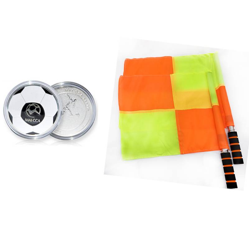 Maicca picking border currency+referee flag