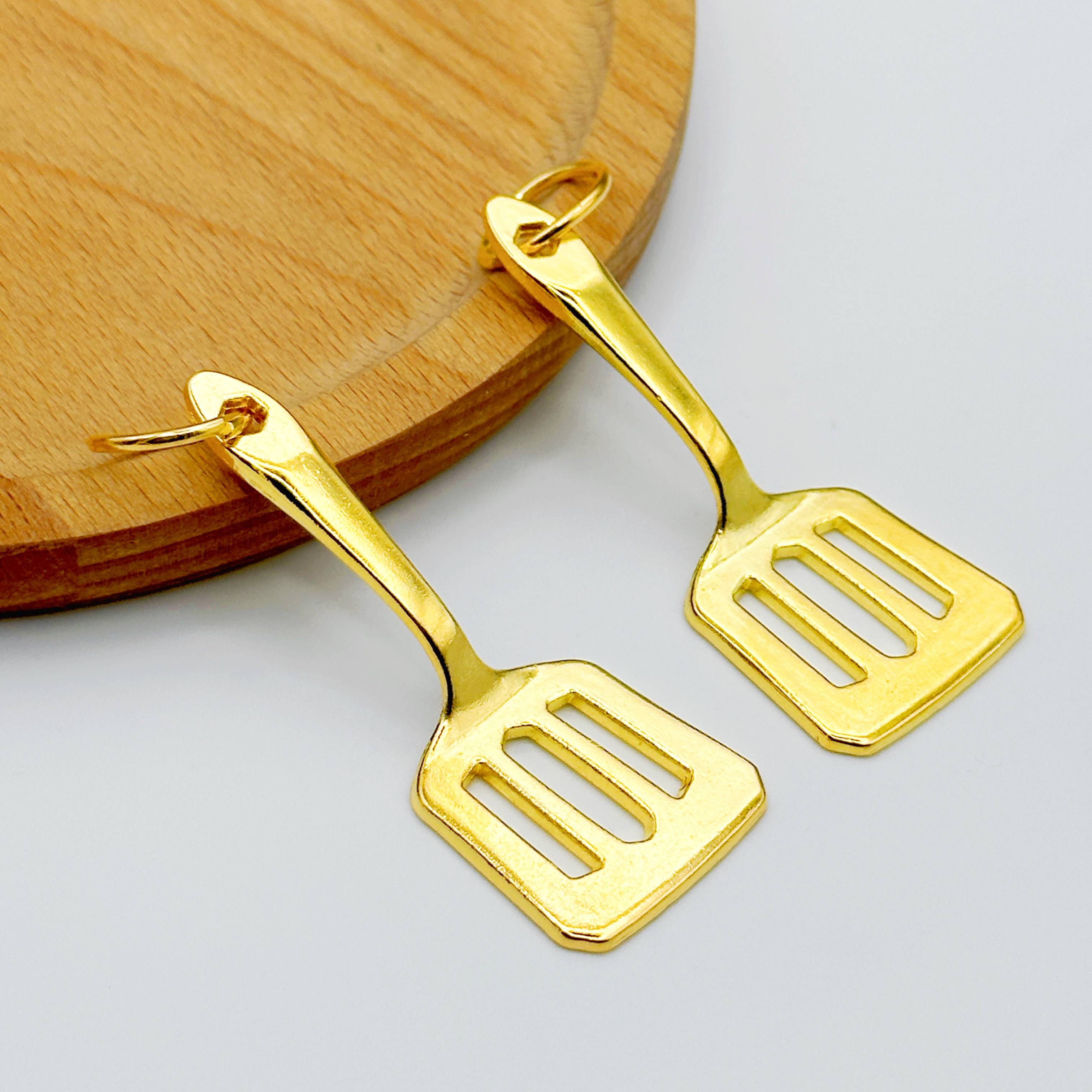 Gold shovel keychain pendant 2
