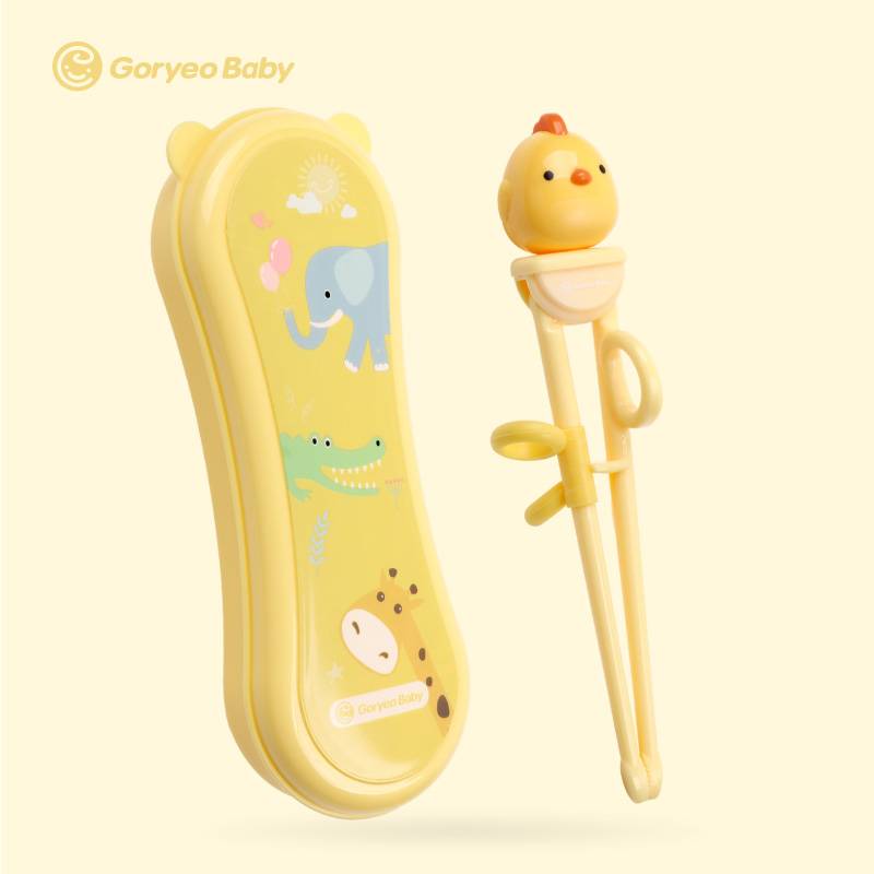 Yellow chicks learn chopsticks+boxes