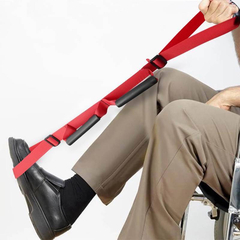 New hemiplegia lifting a helper walks and lifted the legs to help the rehabilitation auxiliary trainer stepped to the bed auxiliary belt