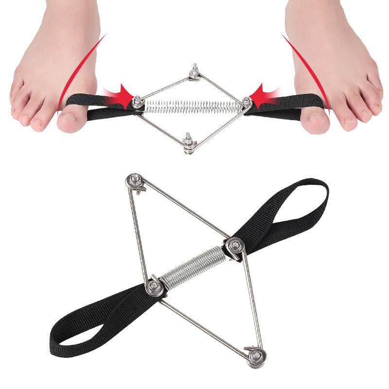 Thumb correction with the thumb feet auxiliary trainer exercise tension with large toes overlap stretch