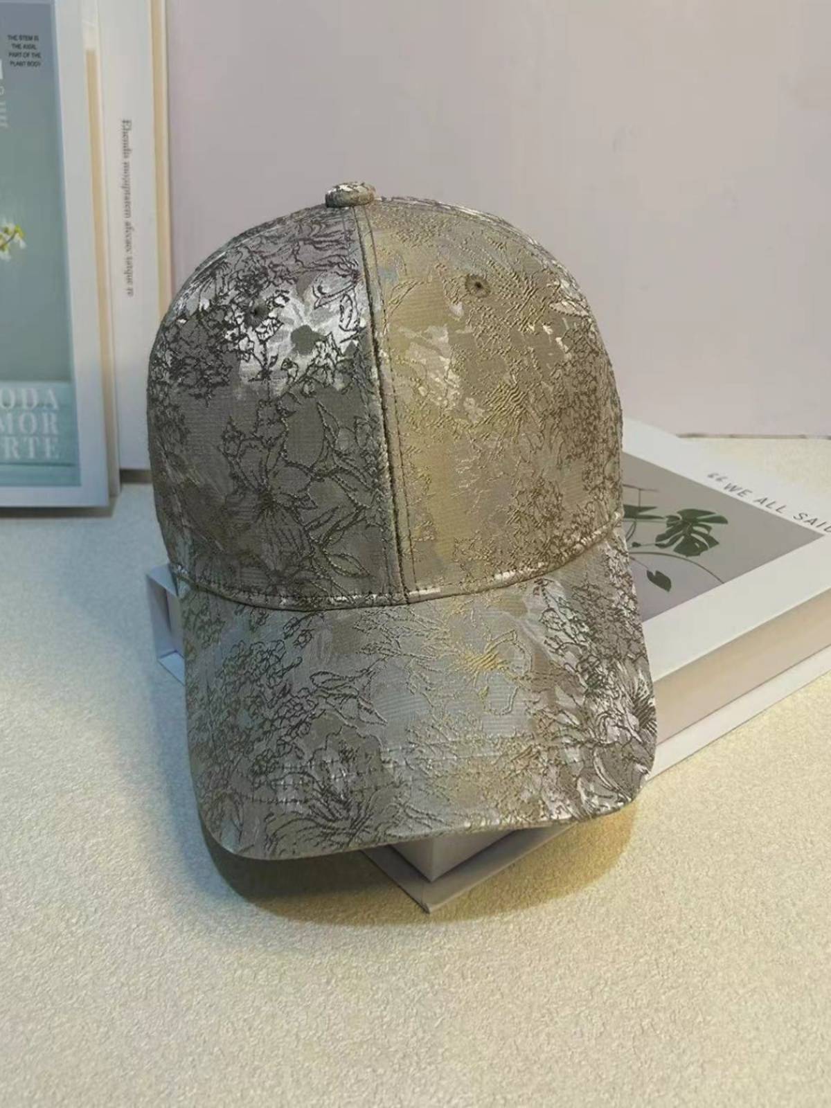 New product starting spring and summer Chinese national wind embroidery hard top baseball cap Female casual shopping fashion tide brand peaked cap