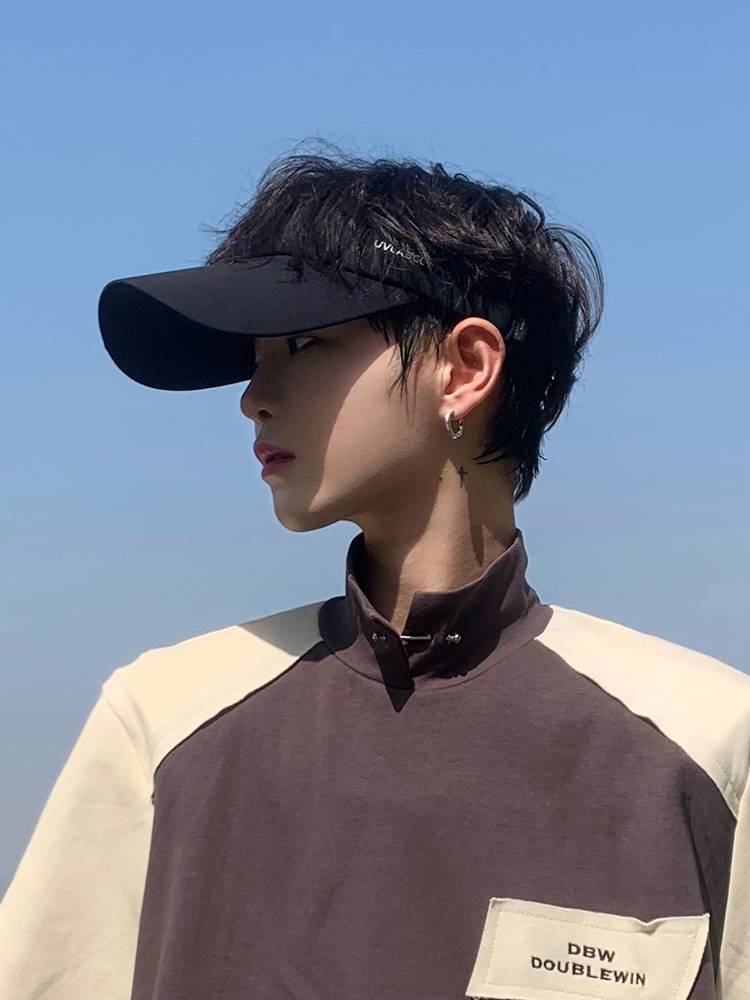 The suncap man, the suncap man, the man with the suncap, the man with the suncap, the suncap, the suncap, the suncap, the fish, the UV-proof running