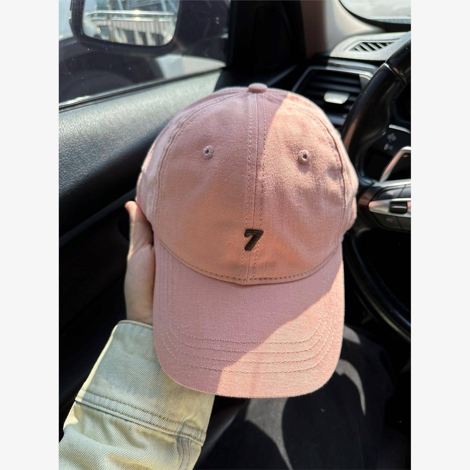 The same 2024 new embroidery number of baseball hats is 7 for both men and women, with a little sunproof cap。