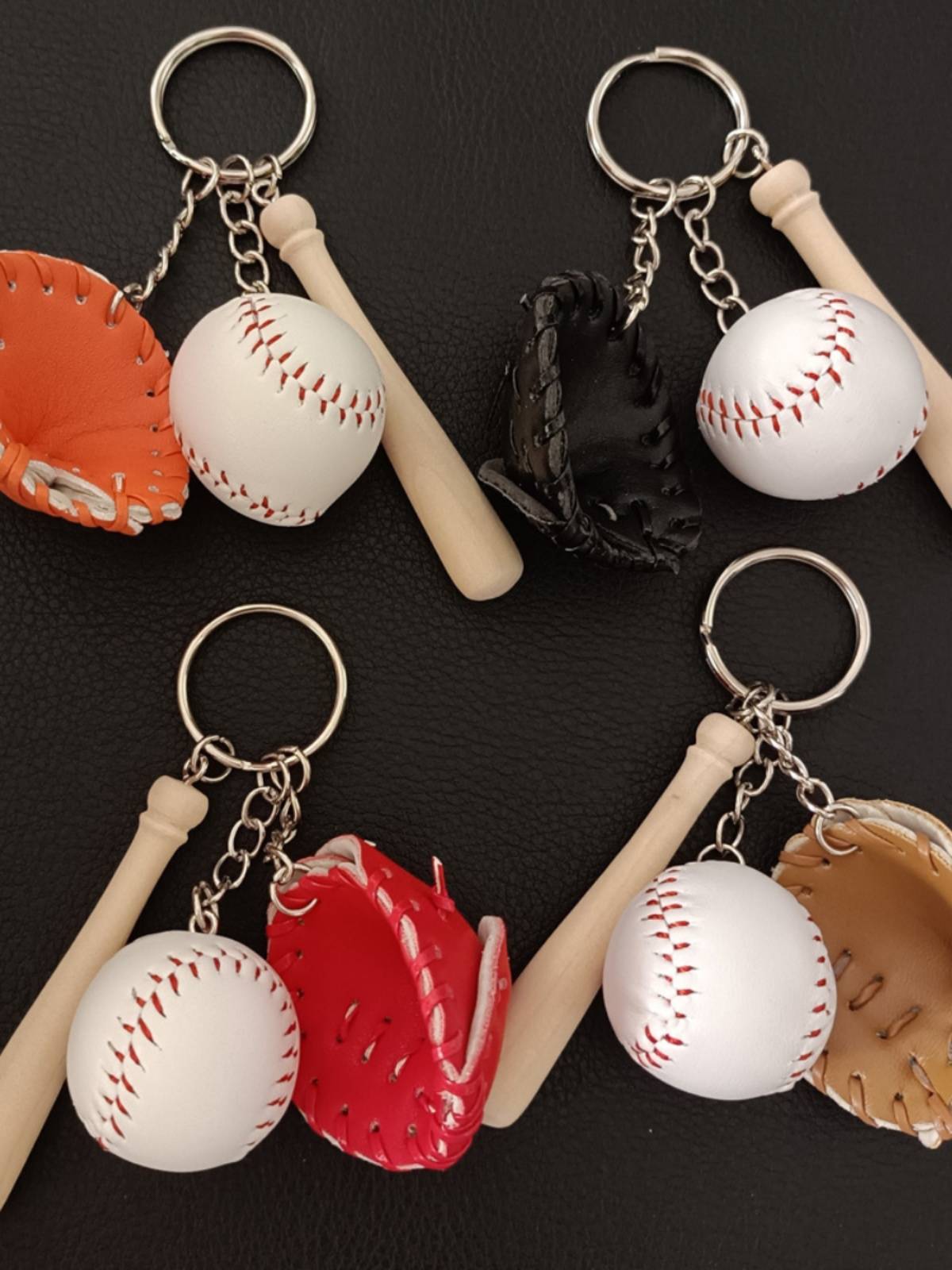 Baseball simulation mini baseball keychain Fans souvenir souvenirs, simulation ball creative gifts