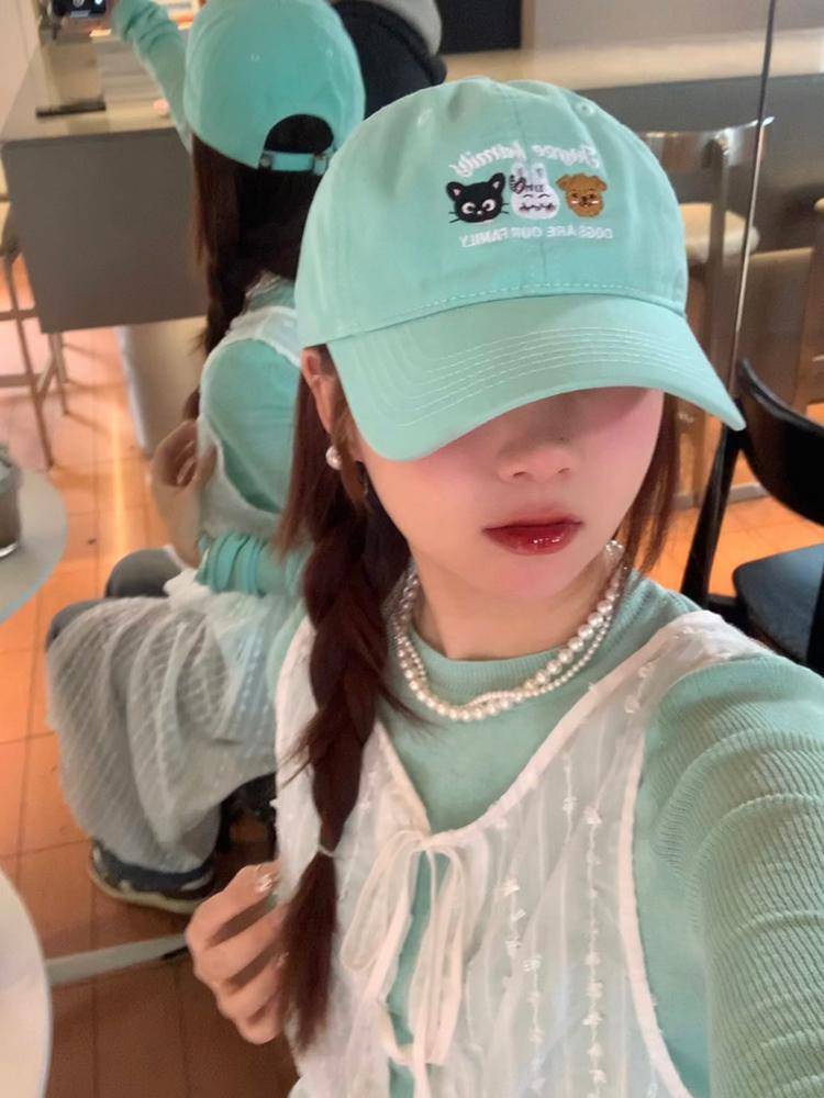 Baseball 2024 new Korean INS cute cartoon embroidery big head circumference, face face, small couple peak hat men and women