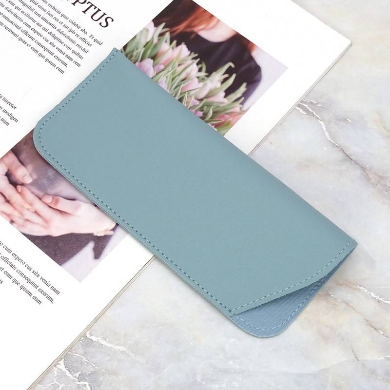 Light blue flat line (large)