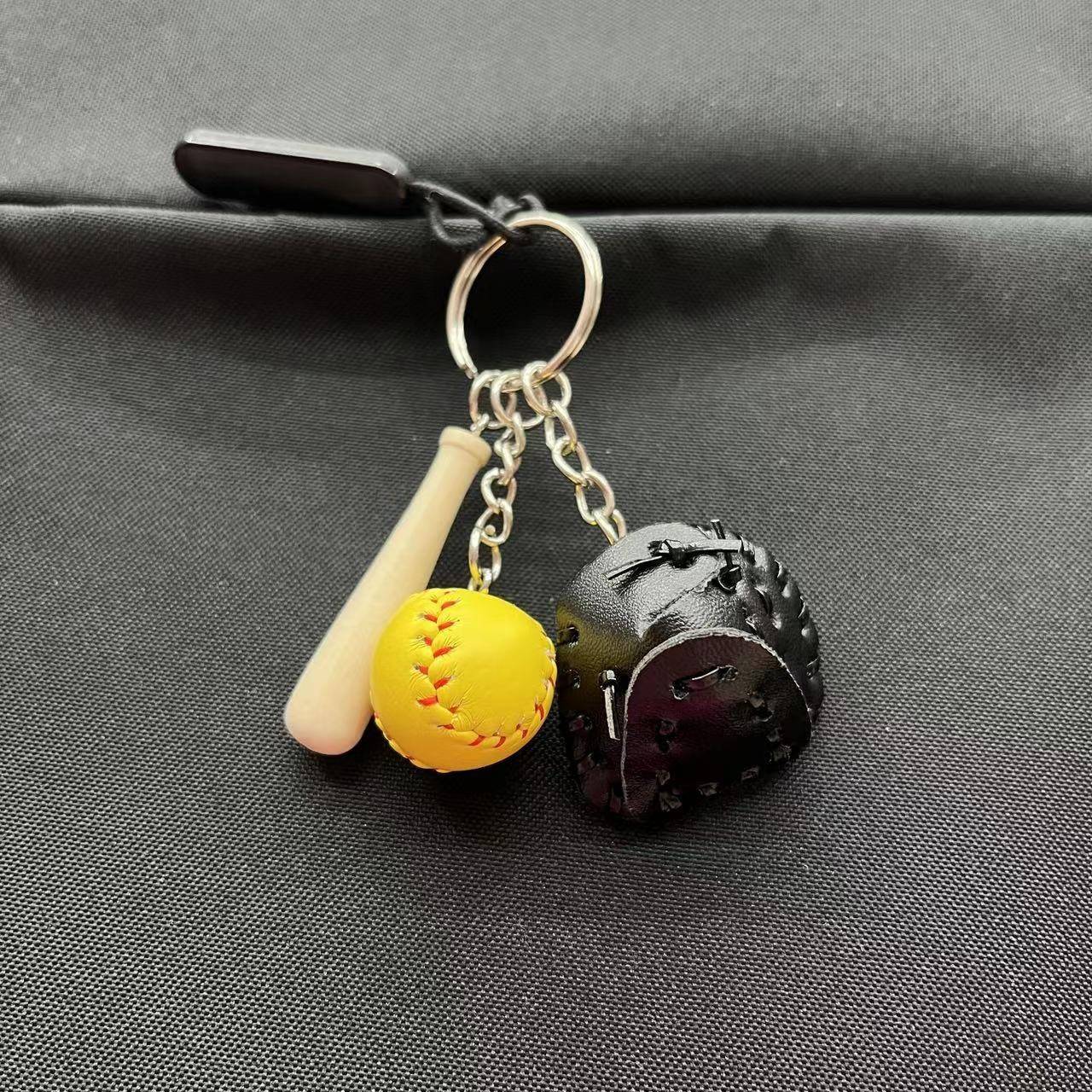 Three -in -2cm yellow ball black black