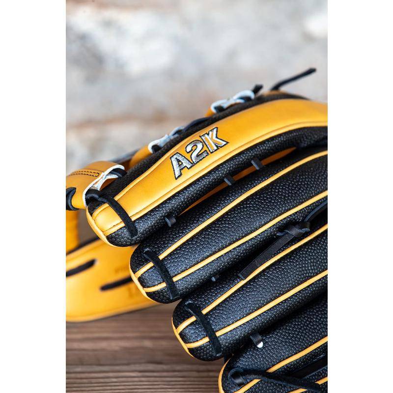 Wilson A2K OUTFIELD Black Gold Black Gold Soft Overseas Baseball Gloves Neutral Overseas Purchasing