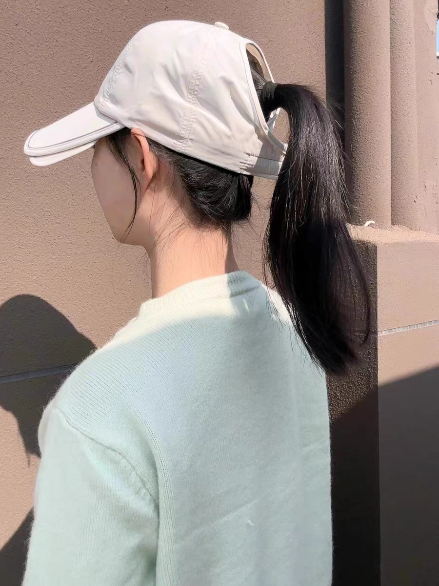 The sunscreen baseball cap girl can stretch and fold the duck tongue cap man up his hat